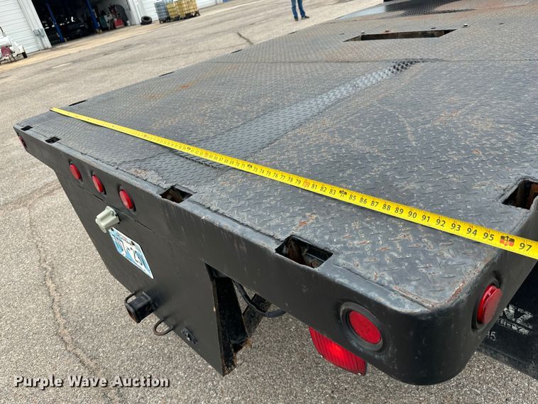 image for item NL9899 2005 Ford F550 flatbed truck