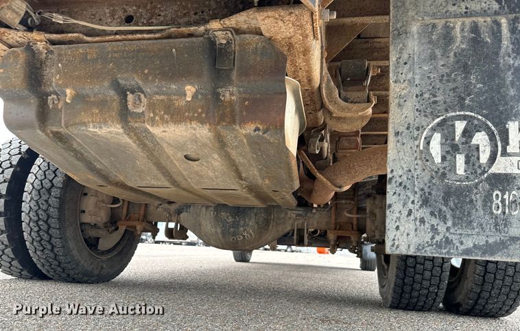 image for item NL9899 2005 Ford F550 flatbed truck