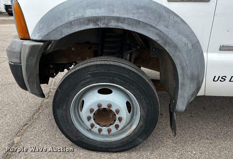 image for item NL9899 2005 Ford F550 flatbed truck