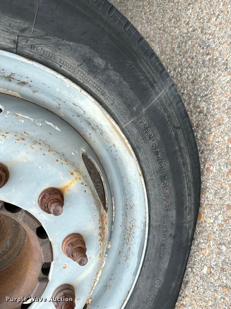 image for item NL9899 2005 Ford F550 flatbed truck