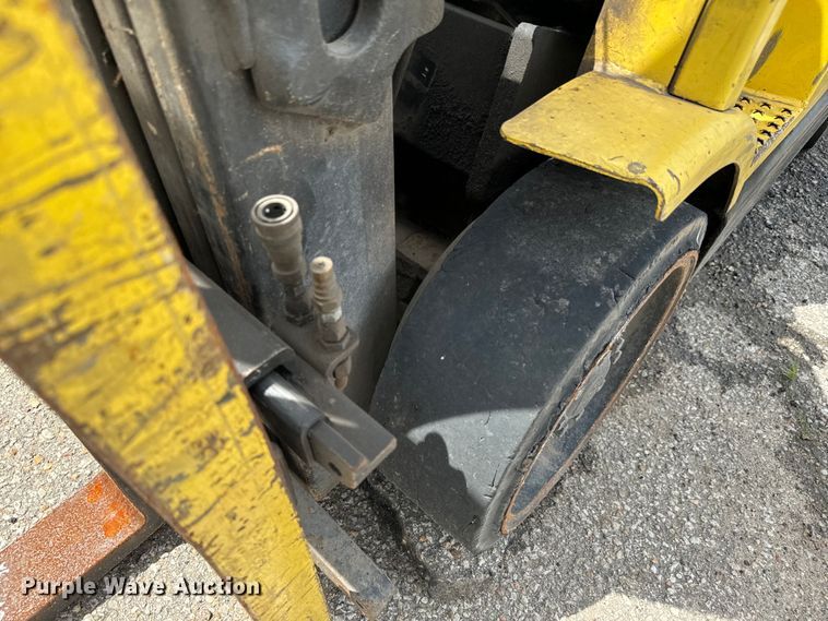 image for item NL9900 Hyster S40XM forklift