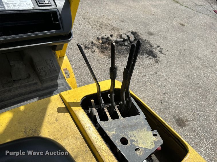 image for item NL9900 Hyster S40XM forklift