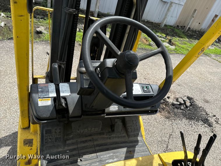 image for item NL9900 Hyster S40XM forklift