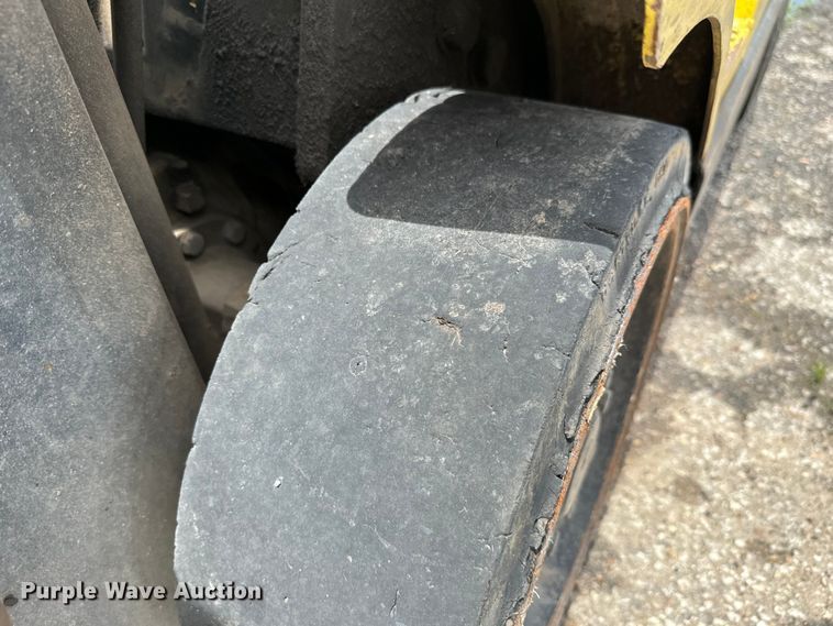 image for item NL9900 Hyster S40XM forklift