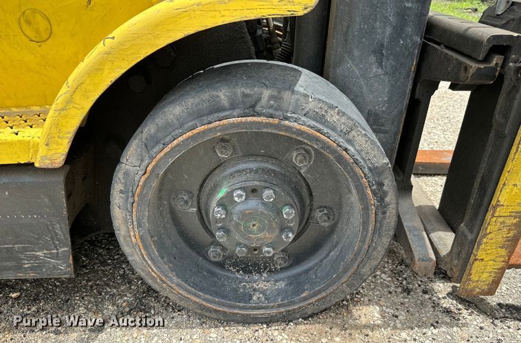 image for item NL9900 Hyster S40XM forklift