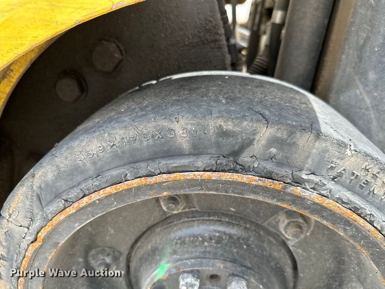 image for item NL9900 Hyster S40XM forklift