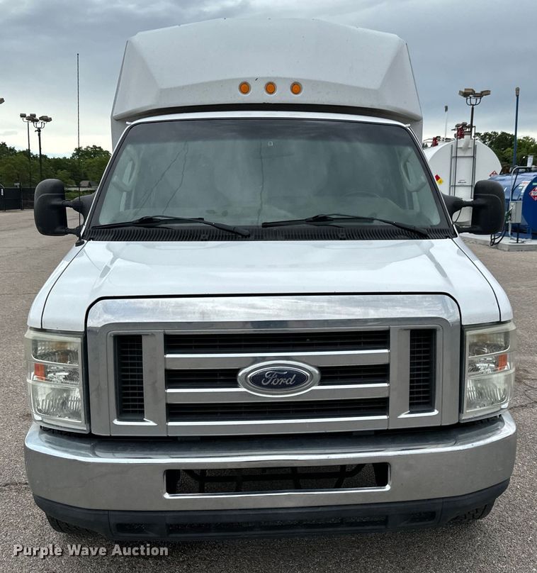 image for item NL9901 2010 Ford E350 Super Duty utility van