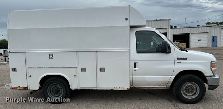 image for item NL9901 2010 Ford E350 Super Duty utility van