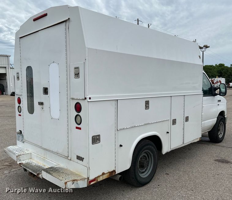 image for item NL9901 2010 Ford E350 Super Duty utility van