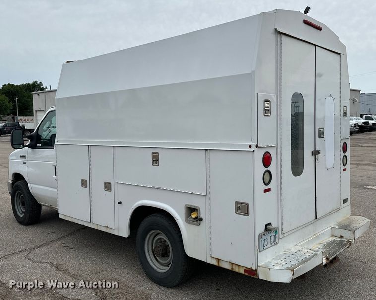 image for item NL9901 2010 Ford E350 Super Duty utility van