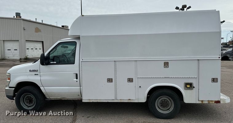 image for item NL9901 2010 Ford E350 Super Duty utility van