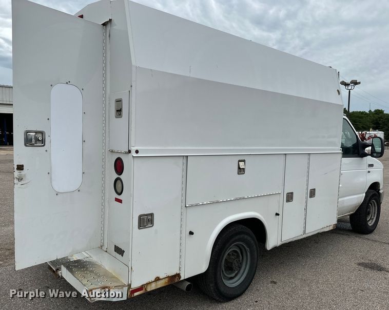 image for item NL9901 2010 Ford E350 Super Duty utility van