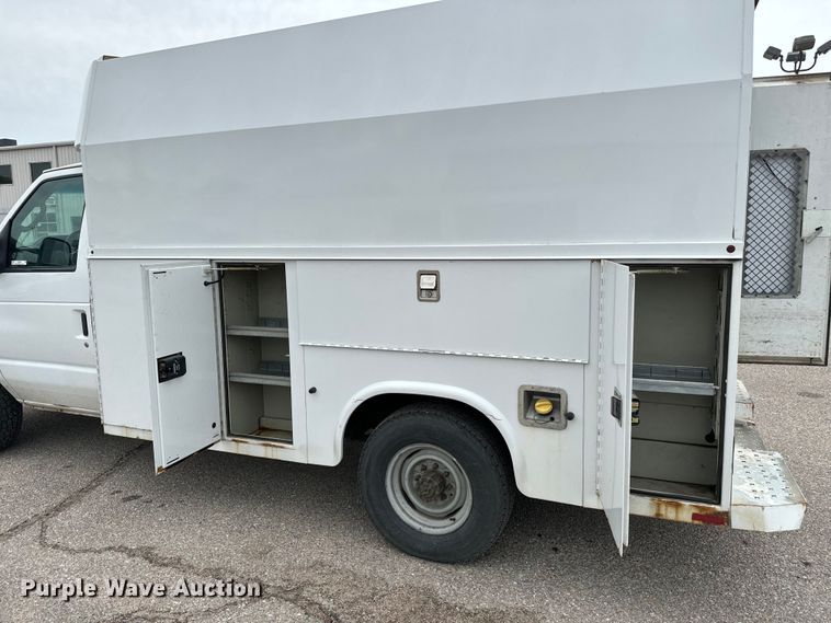 image for item NL9901 2010 Ford E350 Super Duty utility van