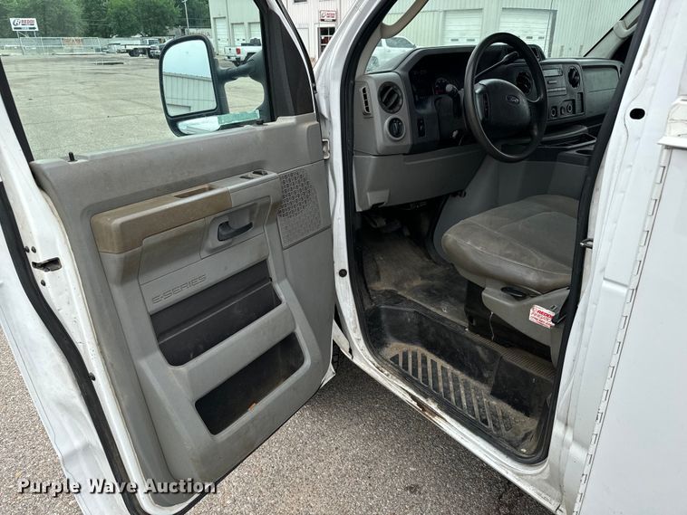image for item NL9901 2010 Ford E350 Super Duty utility van