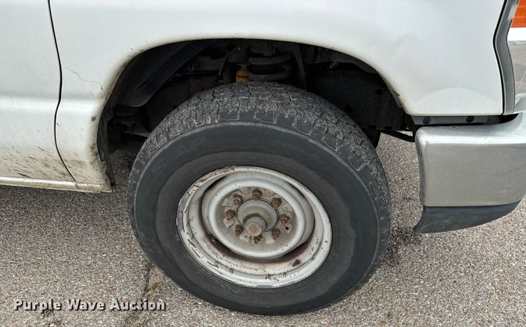 image for item NL9901 2010 Ford E350 Super Duty utility van