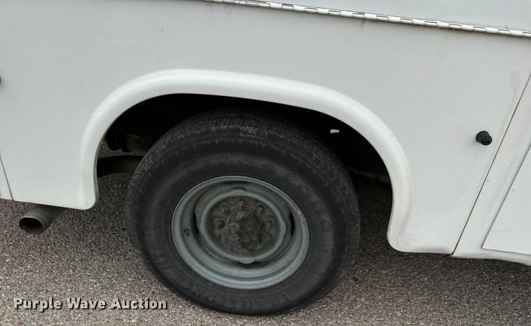 image for item NL9901 2010 Ford E350 Super Duty utility van