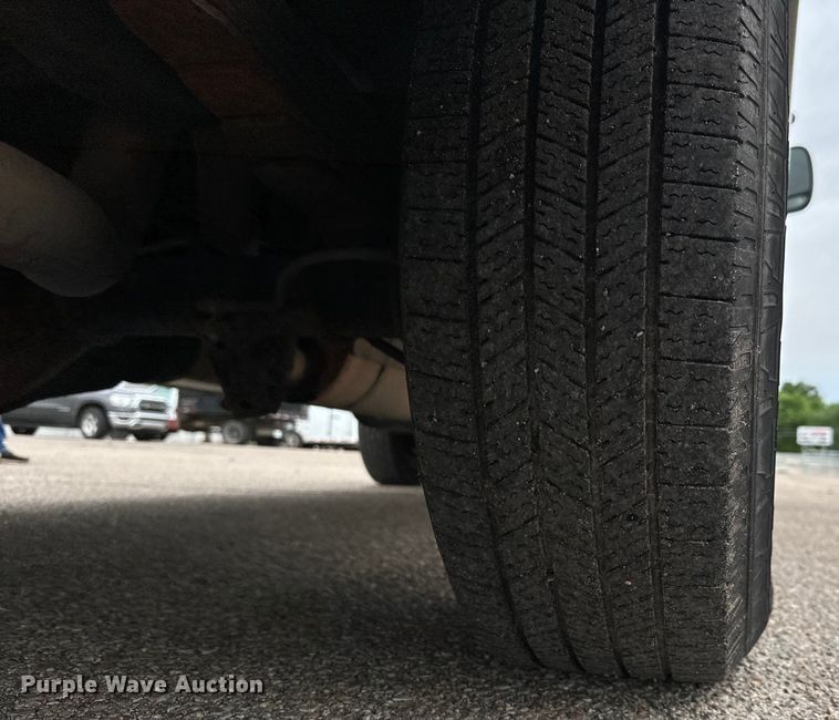 image for item NL9901 2010 Ford E350 Super Duty utility van