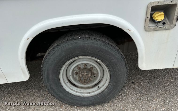 image for item NL9901 2010 Ford E350 Super Duty utility van