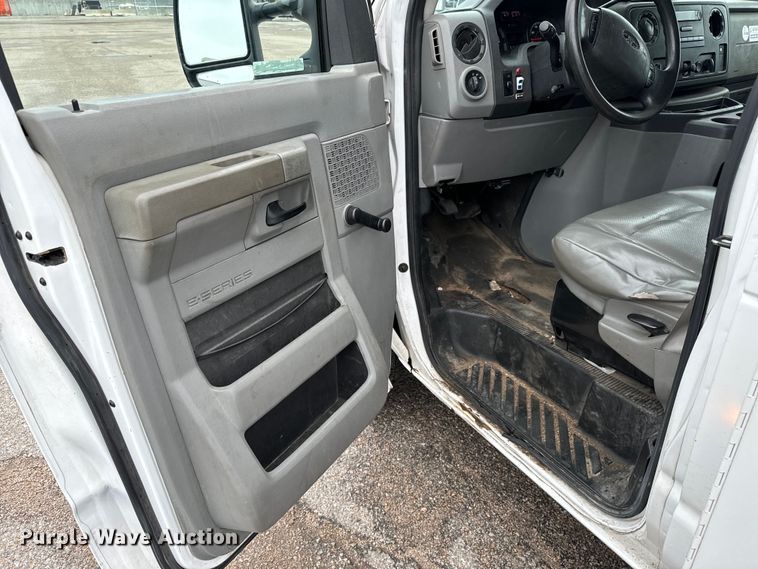image for item NL9903 2012 Ford E350 Super Duty utility van