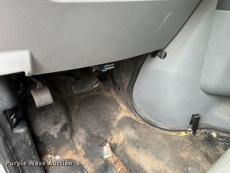 image for item NL9903 2012 Ford E350 Super Duty utility van