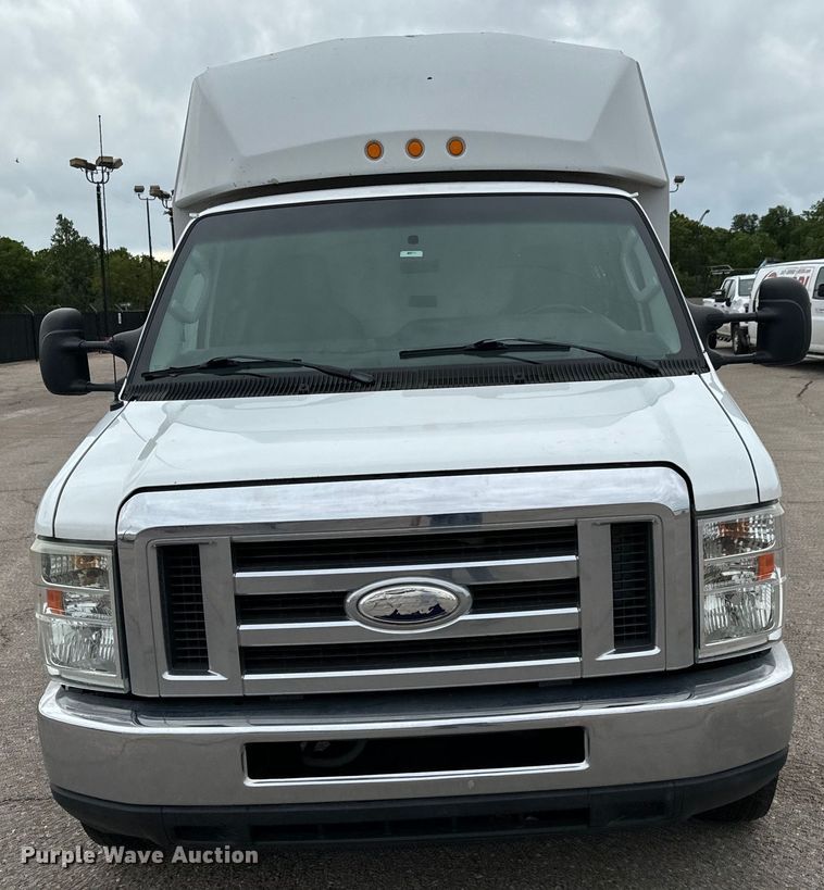 image for item NL9905 2011 Ford E350 Super Duty utility van