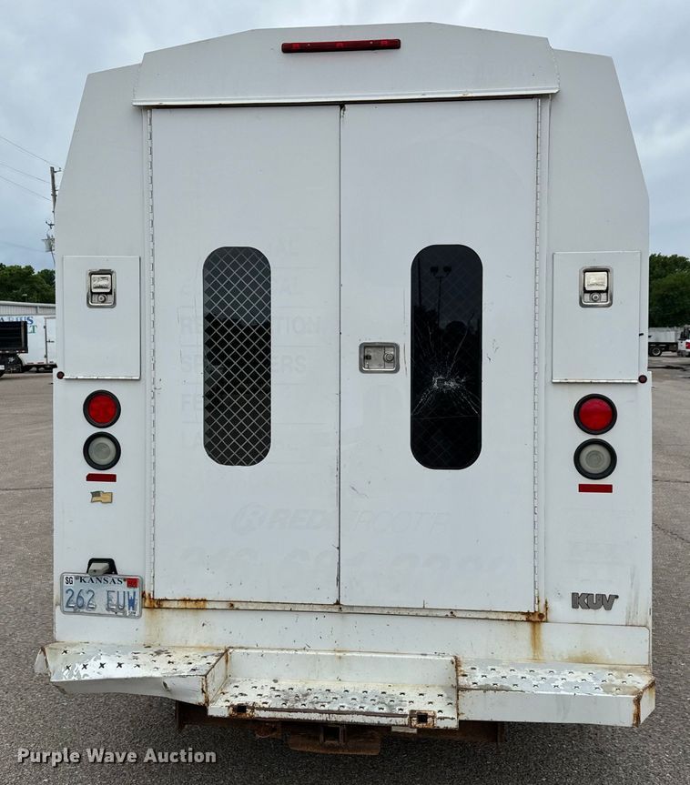 image for item NL9905 2011 Ford E350 Super Duty utility van