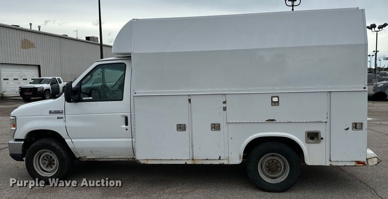 image for item NL9905 2011 Ford E350 Super Duty utility van