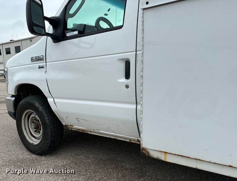 image for item NL9905 2011 Ford E350 Super Duty utility van