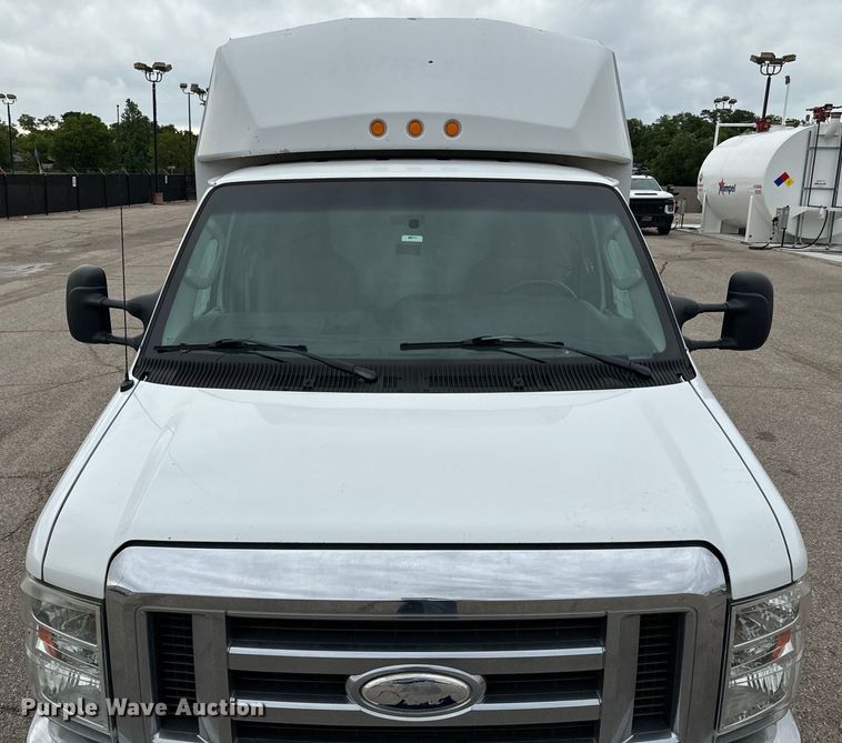 image for item NL9905 2011 Ford E350 Super Duty utility van