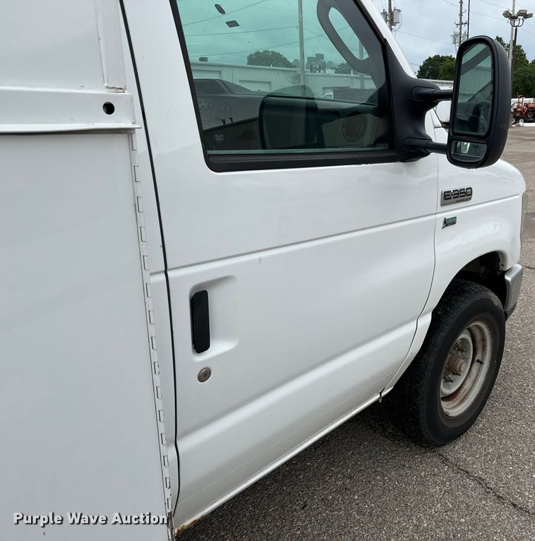 image for item NL9905 2011 Ford E350 Super Duty utility van