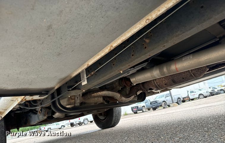 image for item NL9905 2011 Ford E350 Super Duty utility van