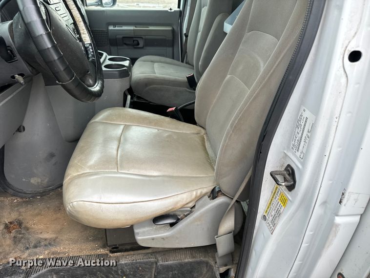 image for item NL9905 2011 Ford E350 Super Duty utility van