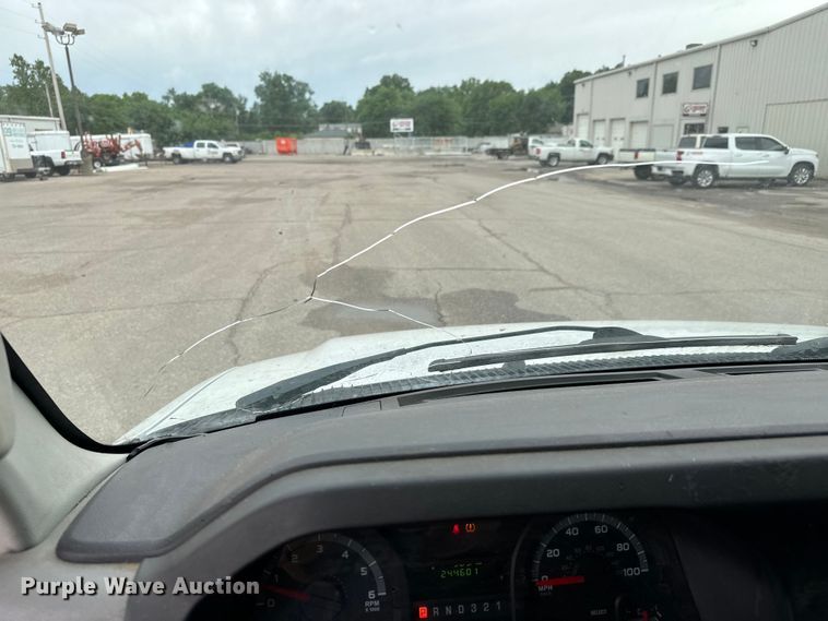 image for item NL9905 2011 Ford E350 Super Duty utility van