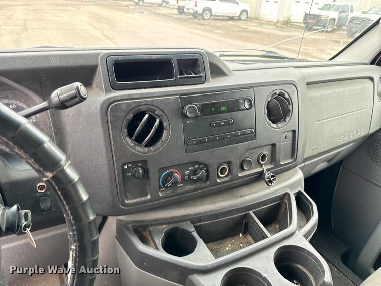 image for item NL9905 2011 Ford E350 Super Duty utility van