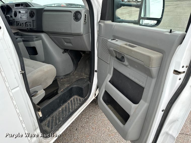 image for item NL9905 2011 Ford E350 Super Duty utility van