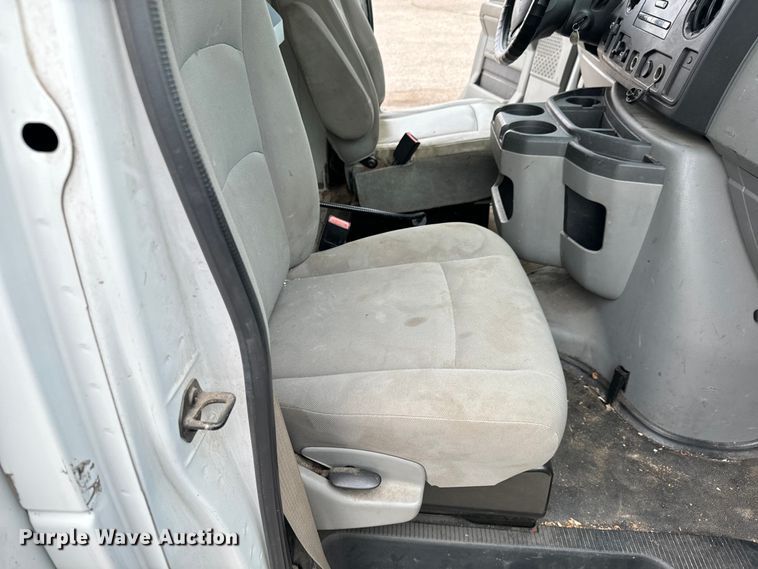 image for item NL9905 2011 Ford E350 Super Duty utility van