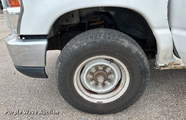 image for item NL9905 2011 Ford E350 Super Duty utility van