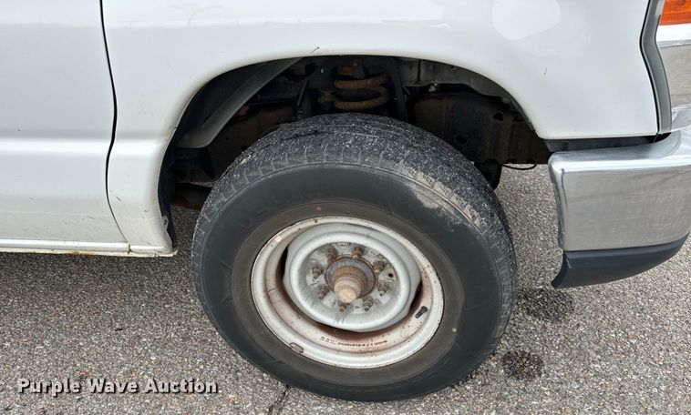 image for item NL9905 2011 Ford E350 Super Duty utility van