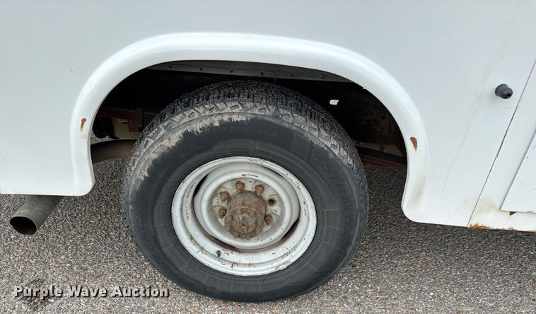 image for item NL9905 2011 Ford E350 Super Duty utility van