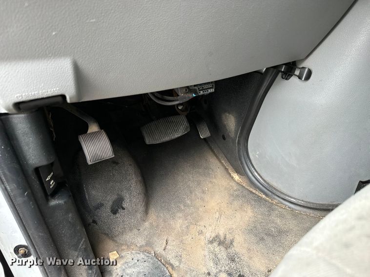 image for item NL9906 2012 Ford E350 Super Duty utility van