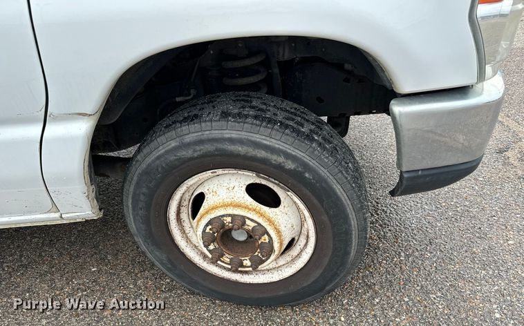 image for item NL9906 2012 Ford E350 Super Duty utility van