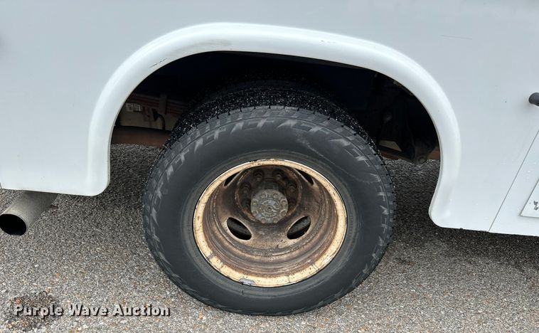 image for item NL9906 2012 Ford E350 Super Duty utility van