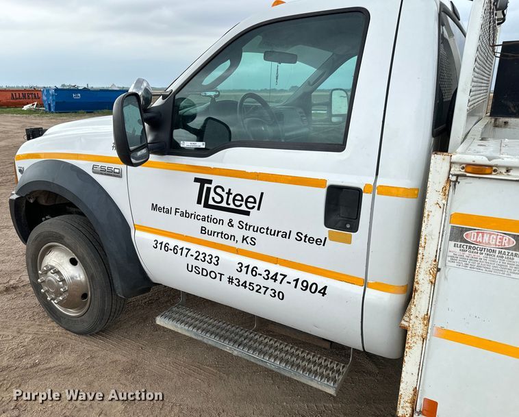 image for item NL9921 2006 Ford F550 Super Duty XL utility / service truck