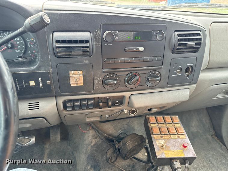 image for item NL9921 2006 Ford F550 Super Duty XL utility / service truck