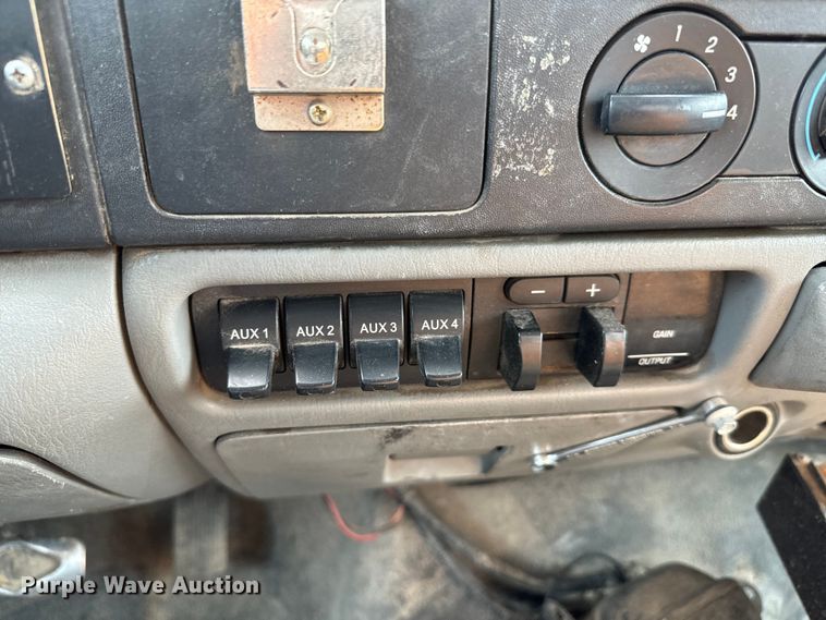 image for item NL9921 2006 Ford F550 Super Duty XL utility / service truck