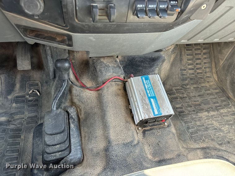 image for item NL9935 2014 Ford F450 Super Duty XL Crew Cab utility / service truck