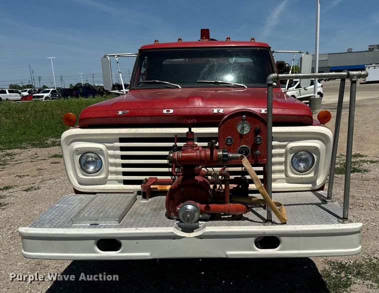 image for item NL9975 1972 Ford F600 pumper fire truck