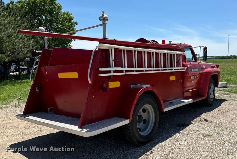 image for item NL9975 1972 Ford F600 pumper fire truck