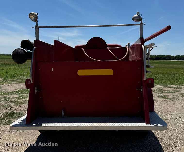 image for item NL9975 1972 Ford F600 pumper fire truck