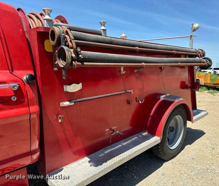 image for item NL9975 1972 Ford F600 pumper fire truck